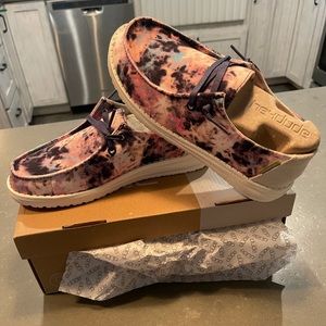 Hey Dude Wendy tie dye navy pink